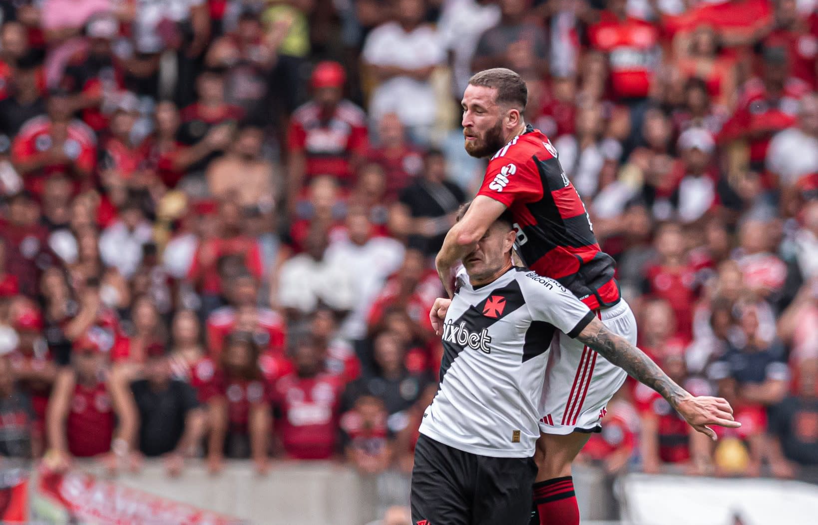 Léo Pereira destaca evolução da defesa do Flamengo sob comando de Tite