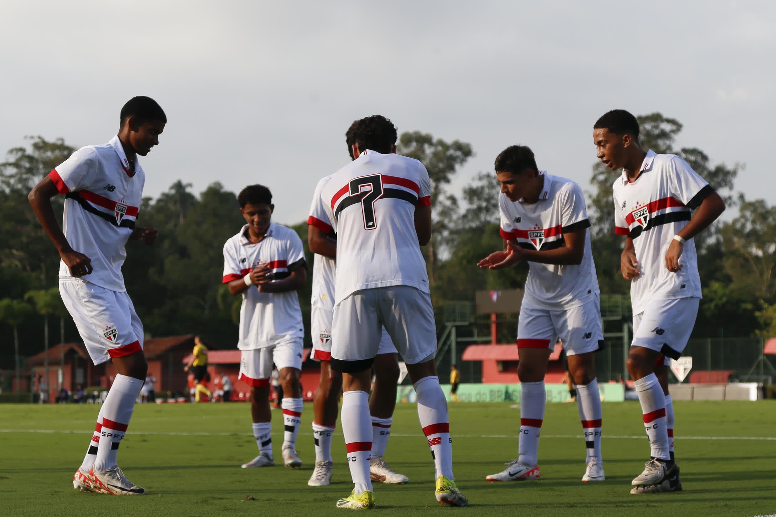 São Paulo supera Cruzeiro e garante vaga na final da Copa do Brasil.