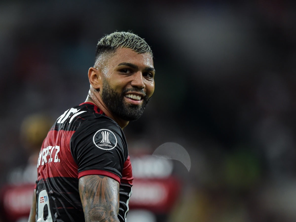 Dorival Júnior sai em defesa de Gabigol após derrota do Flamengo na Copa do Brasil