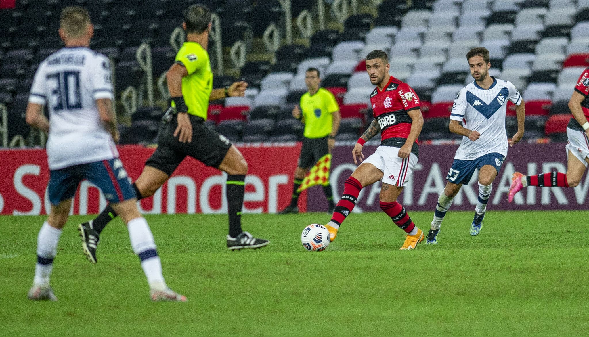 Análise: Flamengo não tem dedo do técnico. Quando tem, é o podre