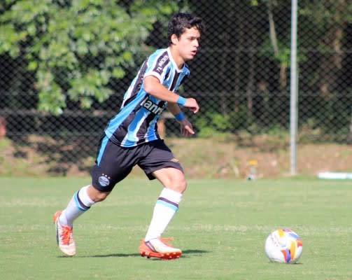 Sub-14 estreia com vitória na 12ª Taça da Amizade