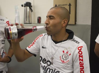 Sheik se aproveitou de Vasco e Flamengo para renovar com o Corinthians