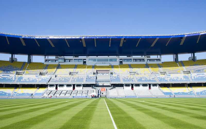 Quem vai comandar? FIFA divulga arbitragem da estreia do Flamengo no Mundial; confira