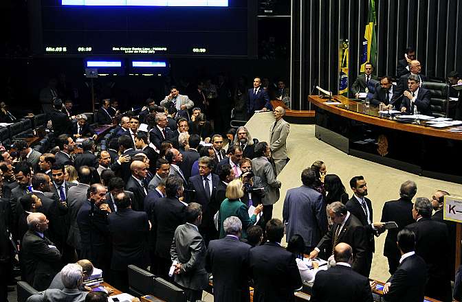 OFF:Governo entra em campo para brecar LRFE