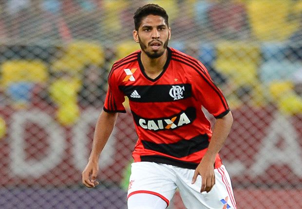 EXCLUSIVO: Com propostas de fora, Wallace pode deixar o Flamengo