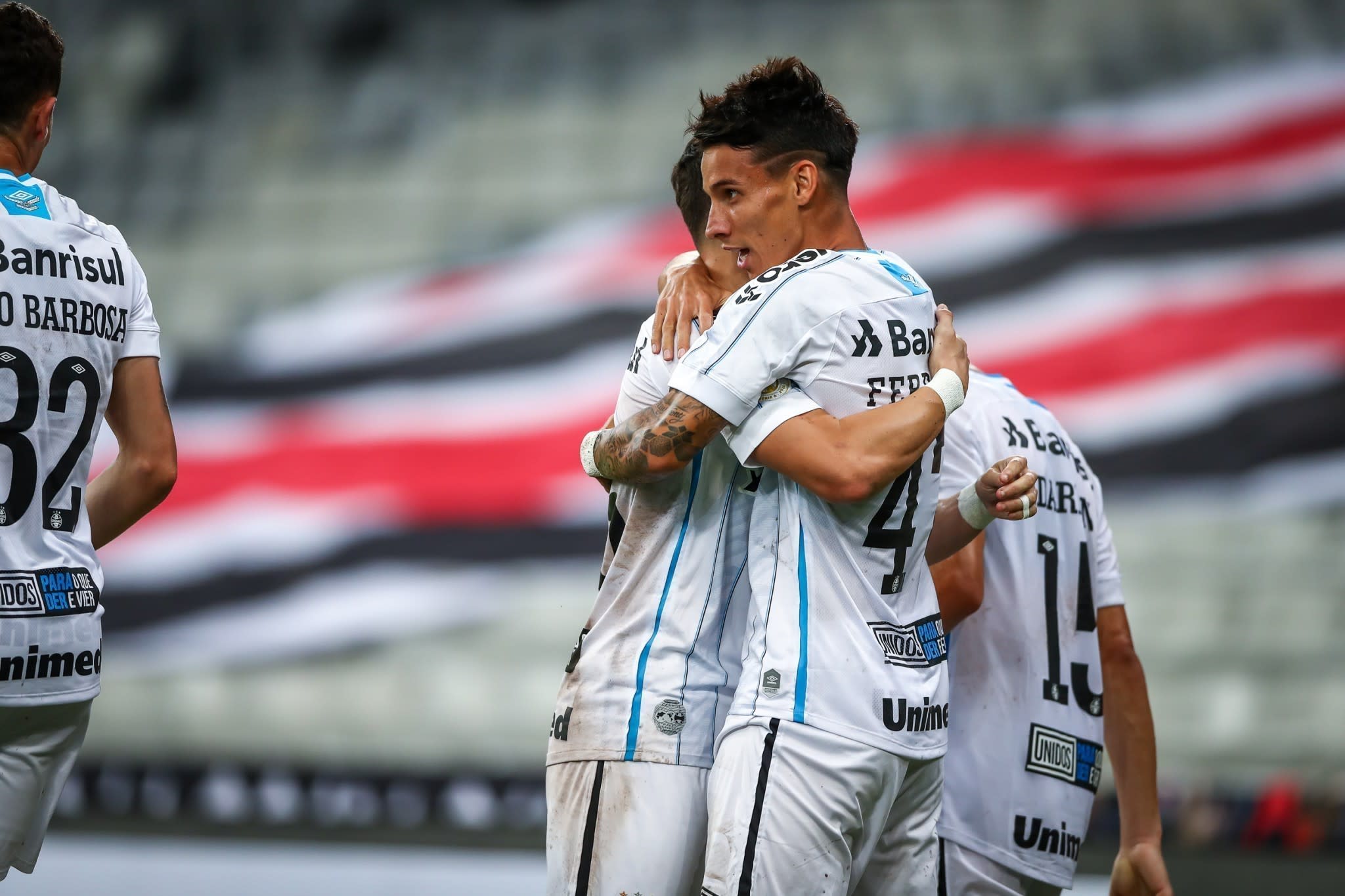 Grêmio defende maior série de vitórias no ano contra o Flu e pode fechar 30 dias sem perder