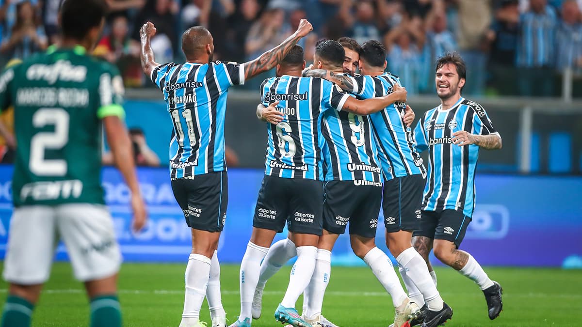 Briga pelo título: veja jogos de Palmeiras, Botafogo, Grêmio, Bragantino,  Atlético e Flamengo > No Ataque