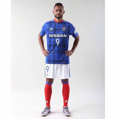 Apresentado no Yokohama F.Marinos, Kayke recebe a 9 e manda recado à torcida do Fla