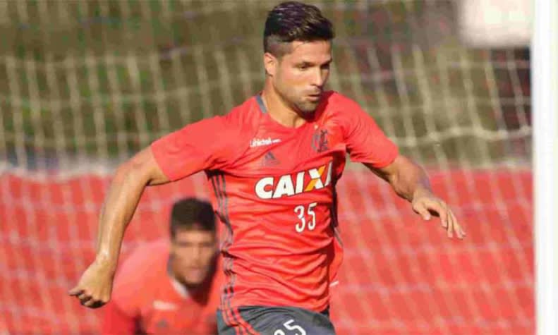 Com boa movimentação de Diego, Fla vence o Resende em jogo-treino