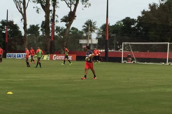 No Flamengo, Zé Ricardo comanda treino tático com os reservas