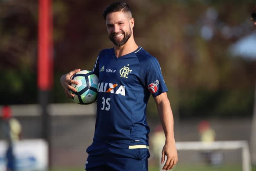 Flamengo se reapresenta de olho na Chapecoense e Diego treina com bola