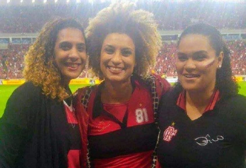 Flamengo lamenta morte e leva bandeira ao velório de Marielle Franco #MariellePresente