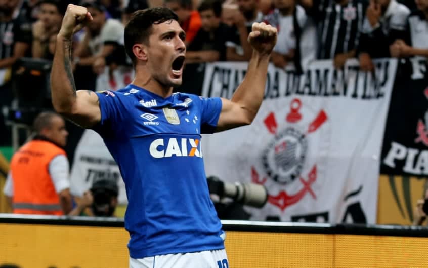 Gol de Arrascaeta, do Cruzeiro, na final é eleito o mais bonito da Copa do Brasil