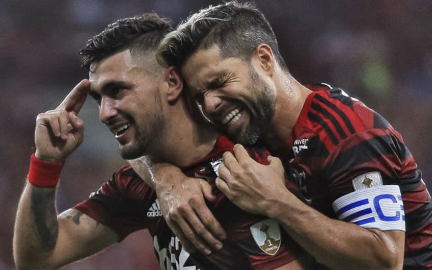 Arrascaeta ou Diego? Disputa pela titularidade esquenta no Flamengo