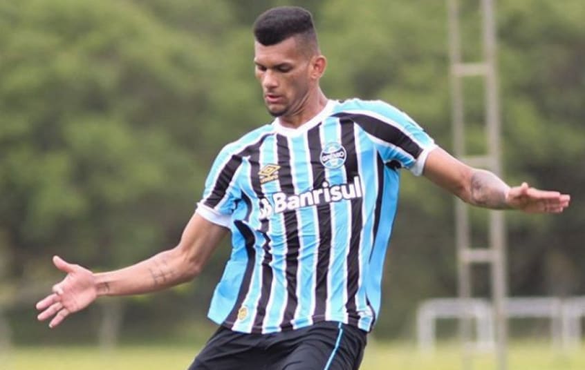 Jovem da base gremista, Rodríguez tem atuação celebrada por Renato