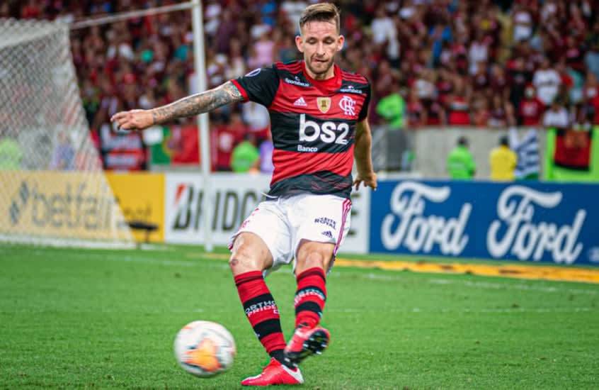 Reação da Torcida do Racing e Flamengo no caminho certo, segundo Léo Pereira