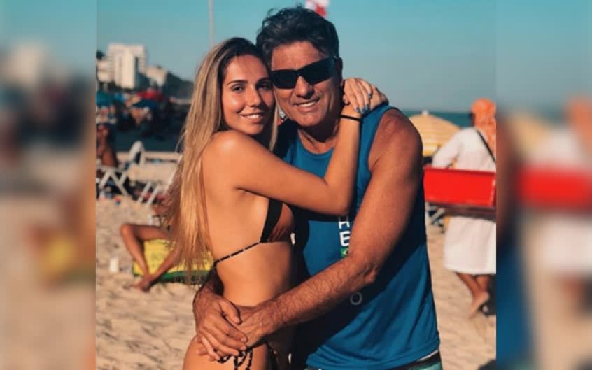 Renato Gaúcho ignora medidas de isolamento novamente e curte praia com a filha