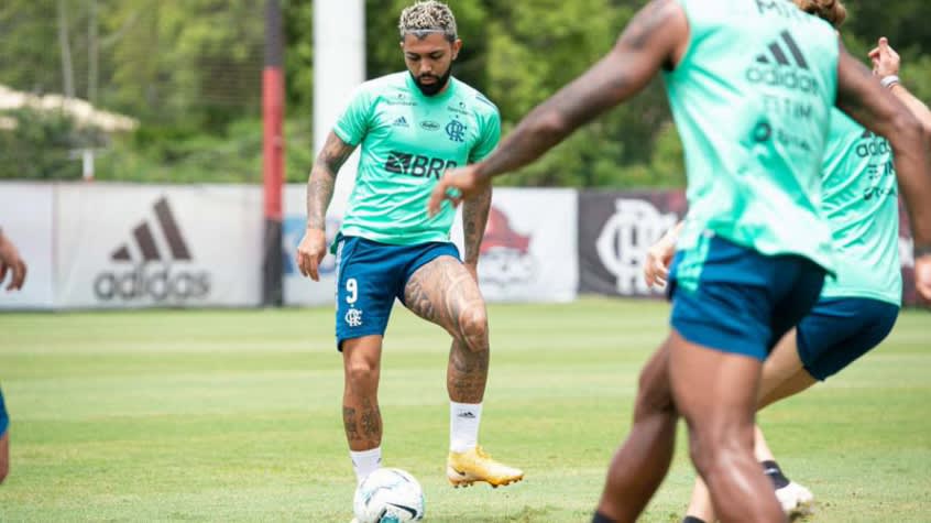 Gabigol faz parte do treino com o grupo do Flamengo