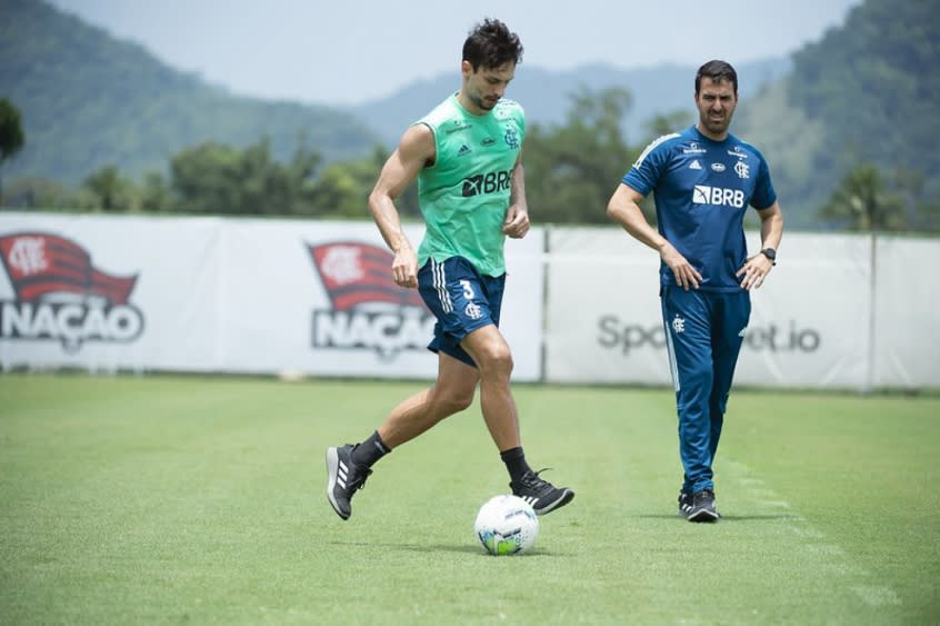 Em temporada marcada por lesões, Rodrigo Caio é baixa no Flamengo pela 28ª vez