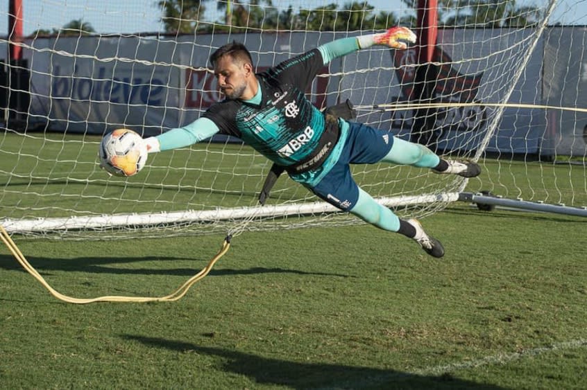 Trio do Fla estão a no máximo, oito jogos do fim de seus contratos