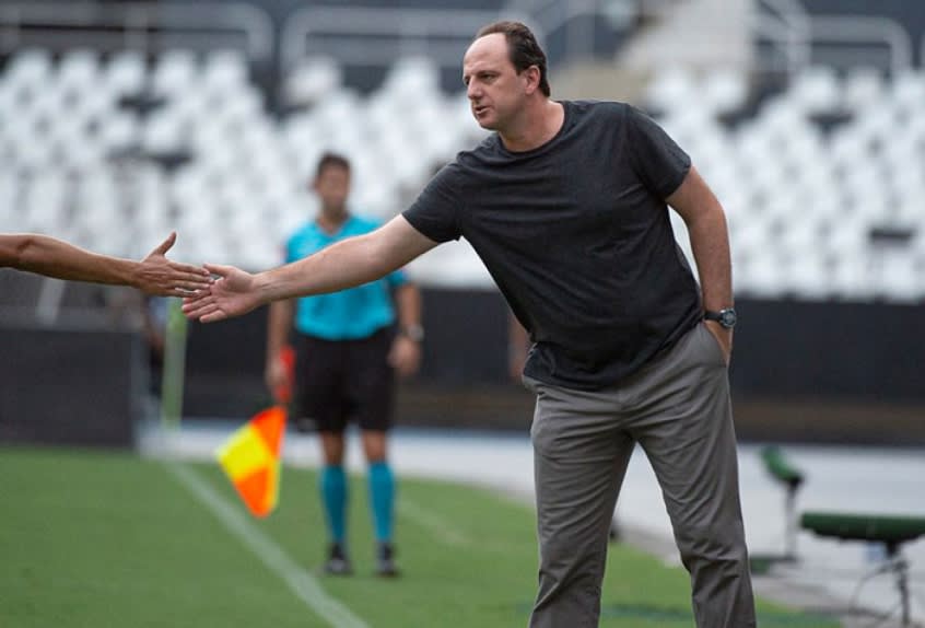 Rogério Ceni defende Gustavo Henrique: Fez o correto no momento correto