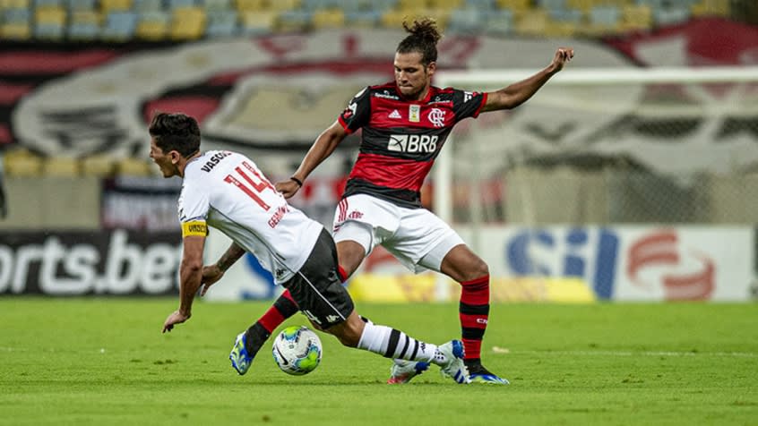 Arão avalia troca de treinadores no Flamengo e projeta final contra o Inter