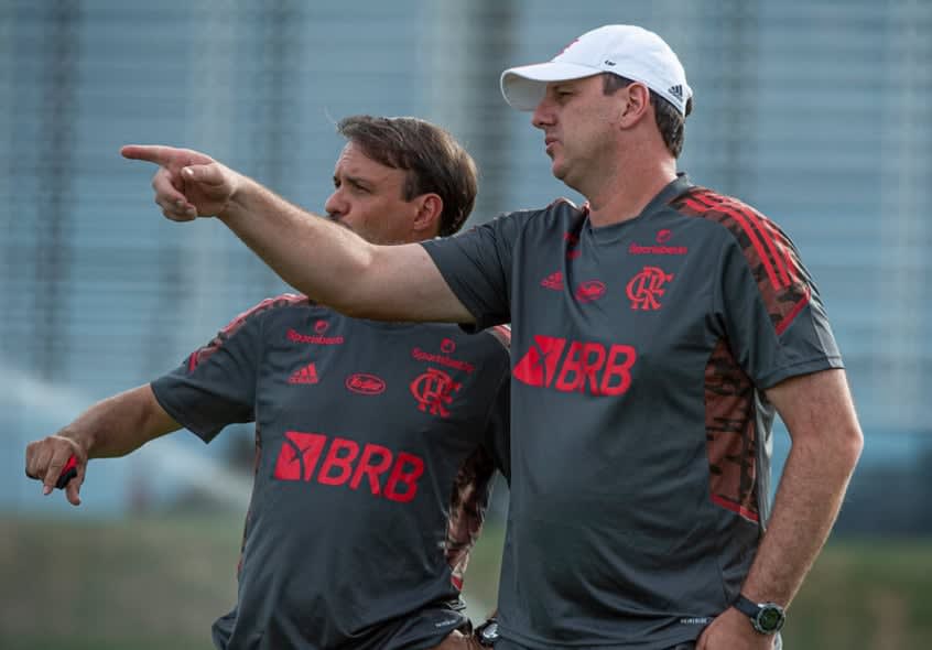 Maurício Souza enaltece rendimento do Flamengo ao passar bastão para Rogério Ceni: Saio muito satisfeito