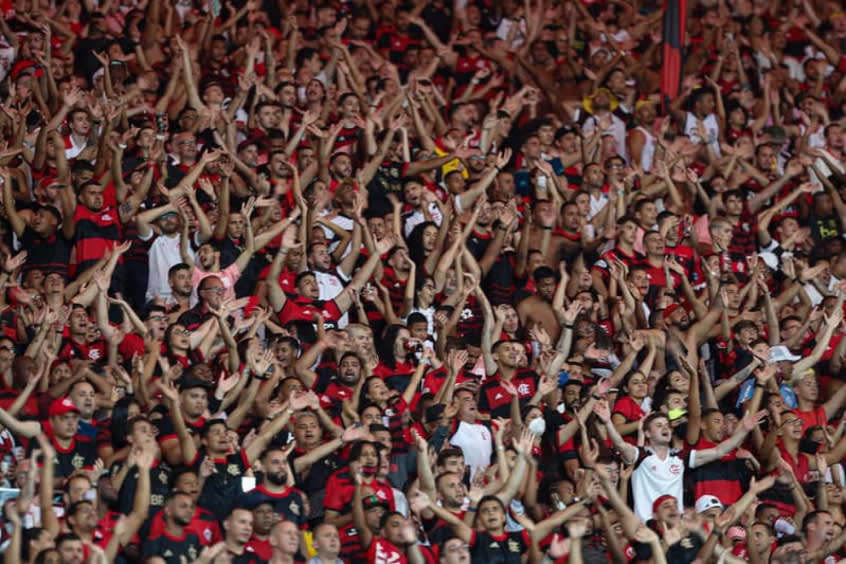 Torcida do Palmeiras já atirou banca de jornal em organizada do Flamengo