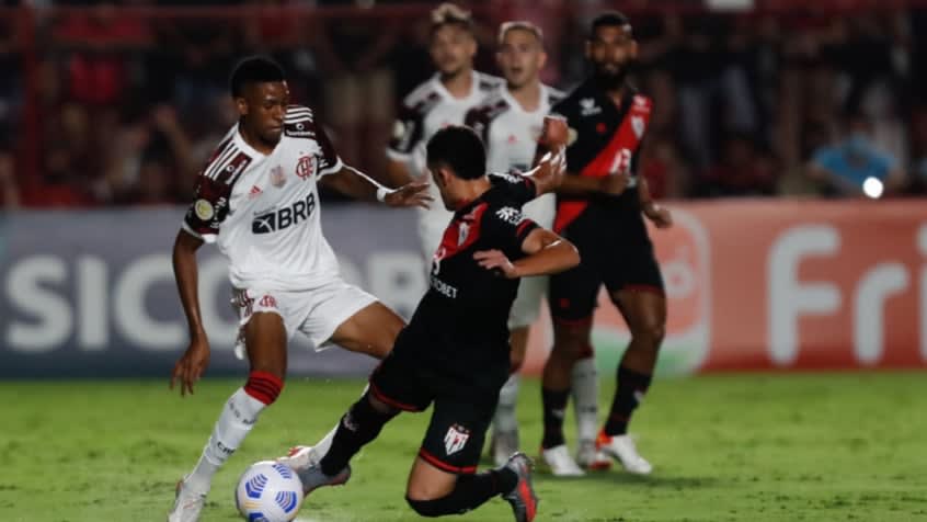 Melhores momentos: Atlético Goianiense 2x0 Flamengo | 38º rodada do Brasileirão 2021