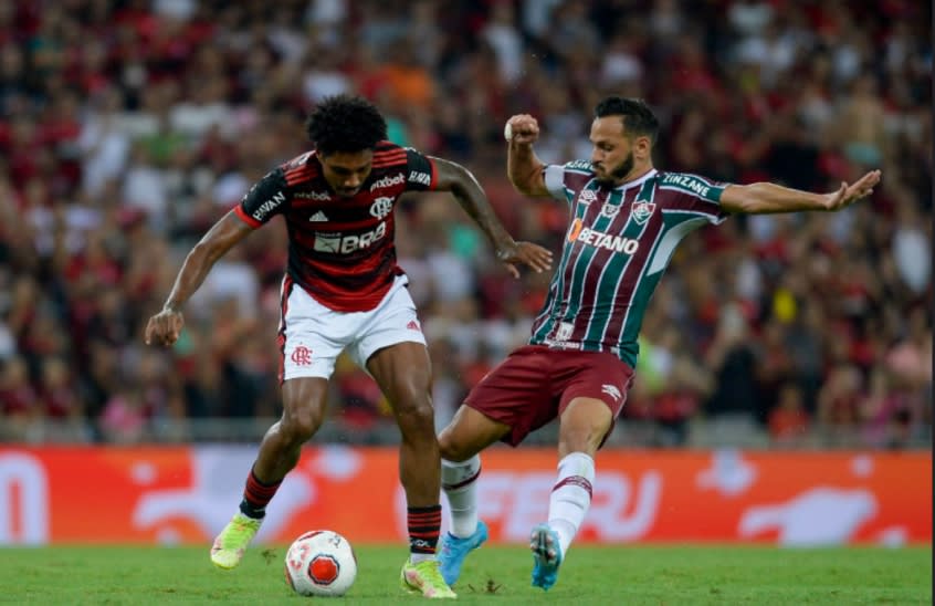 Exame aponta lesão e Vitinho desfalca Flamengo na finalíssima; zagueiro é dúvida