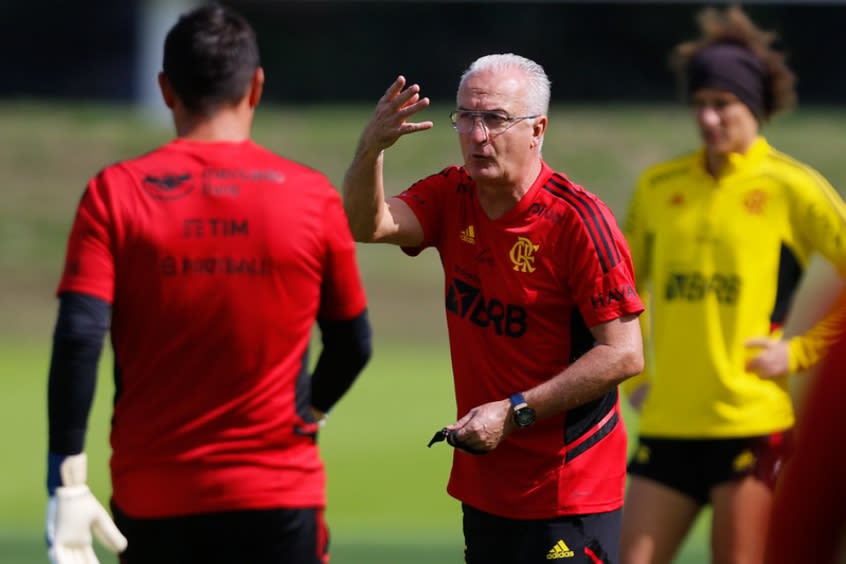 Flamengo sobe profissionais para compor comissão de Dorival Júnior enquanto busca opções no mercado