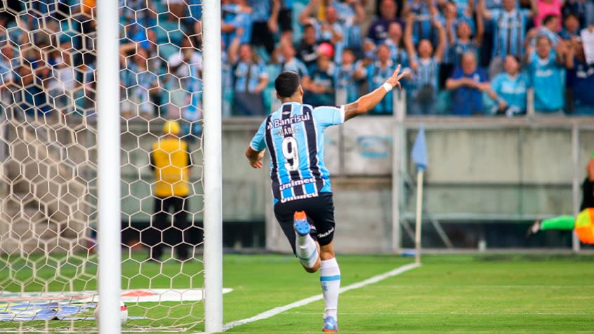 Suárez marca hat-trick sensacional e Grêmio atropela o São Luiz na Recopa Gaúcha 2023