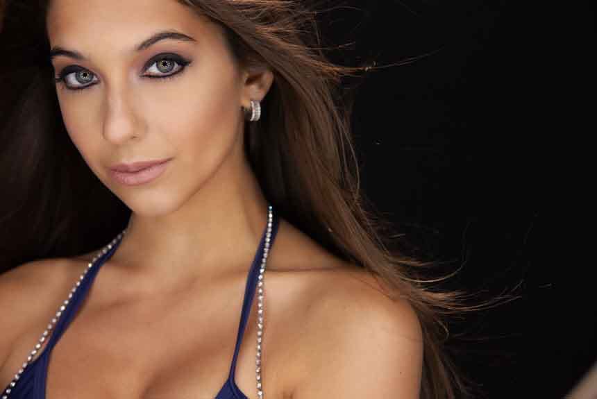 FOTOS: Filha caçula de Petkovic faz sucesso na web em ensaio sensual