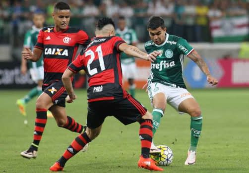 Cheios da grana e outrora favoritos, Fla e Palmeiras fazem jogo-chave