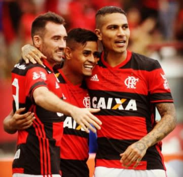 Mancuello ri de especulações e garante: "Sou feliz no Flamengo"