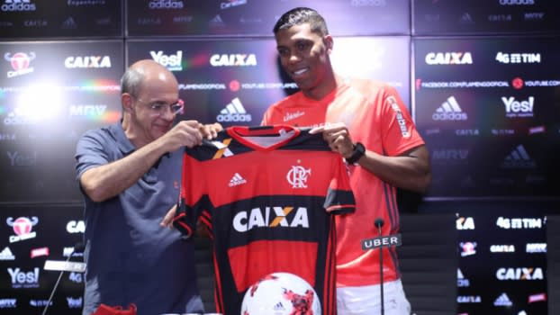 Mancuello ou Berrío? Só um deles deve ser titular no Flamengo