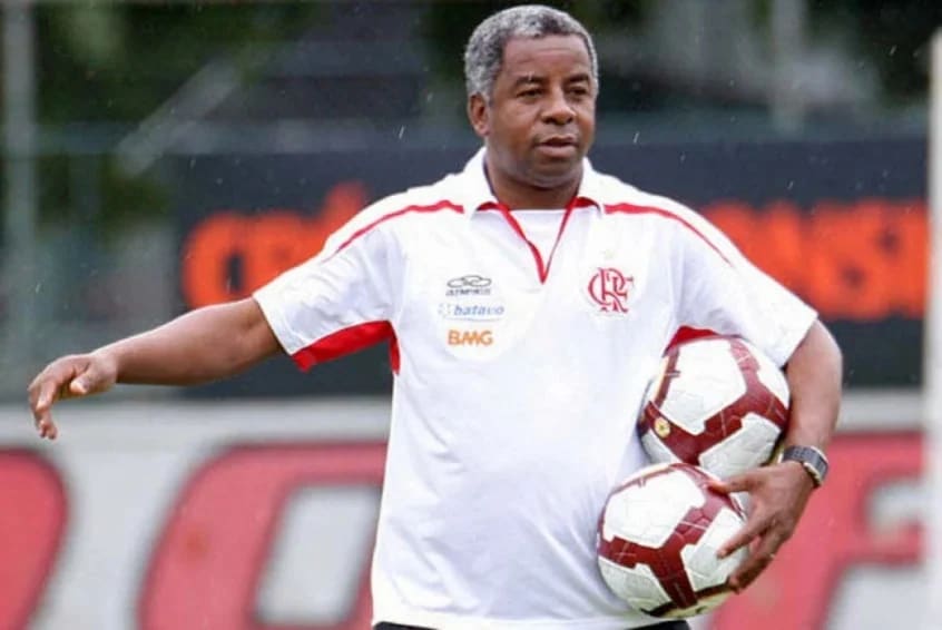 Ídolo do Flamengo, Andrade recebe alta do hospital após sofrer infarto no fim de 2022