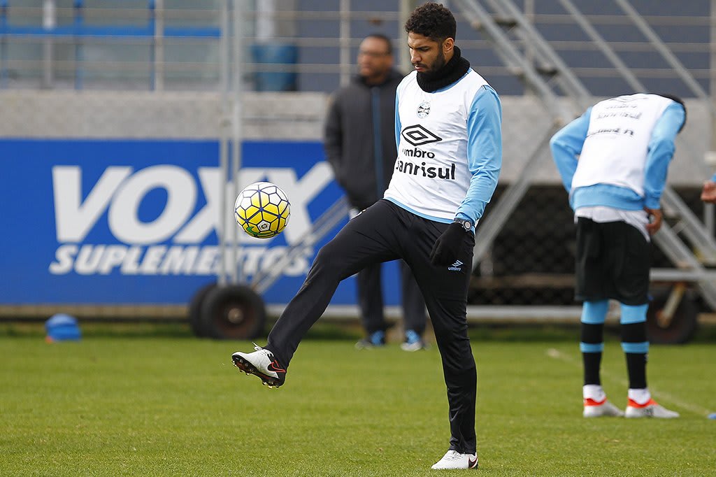 Zagueiro rescinde com o Grêmio e irá atuar na Turquia