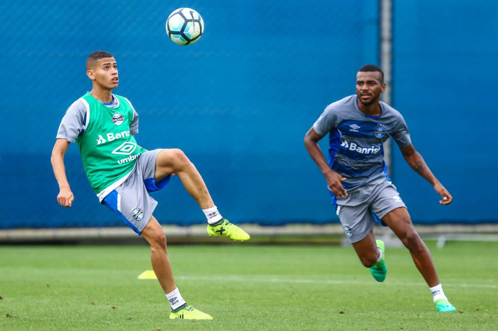 Comentaristas opinam: quem o Grêmio deve inscrever na Libertadores?