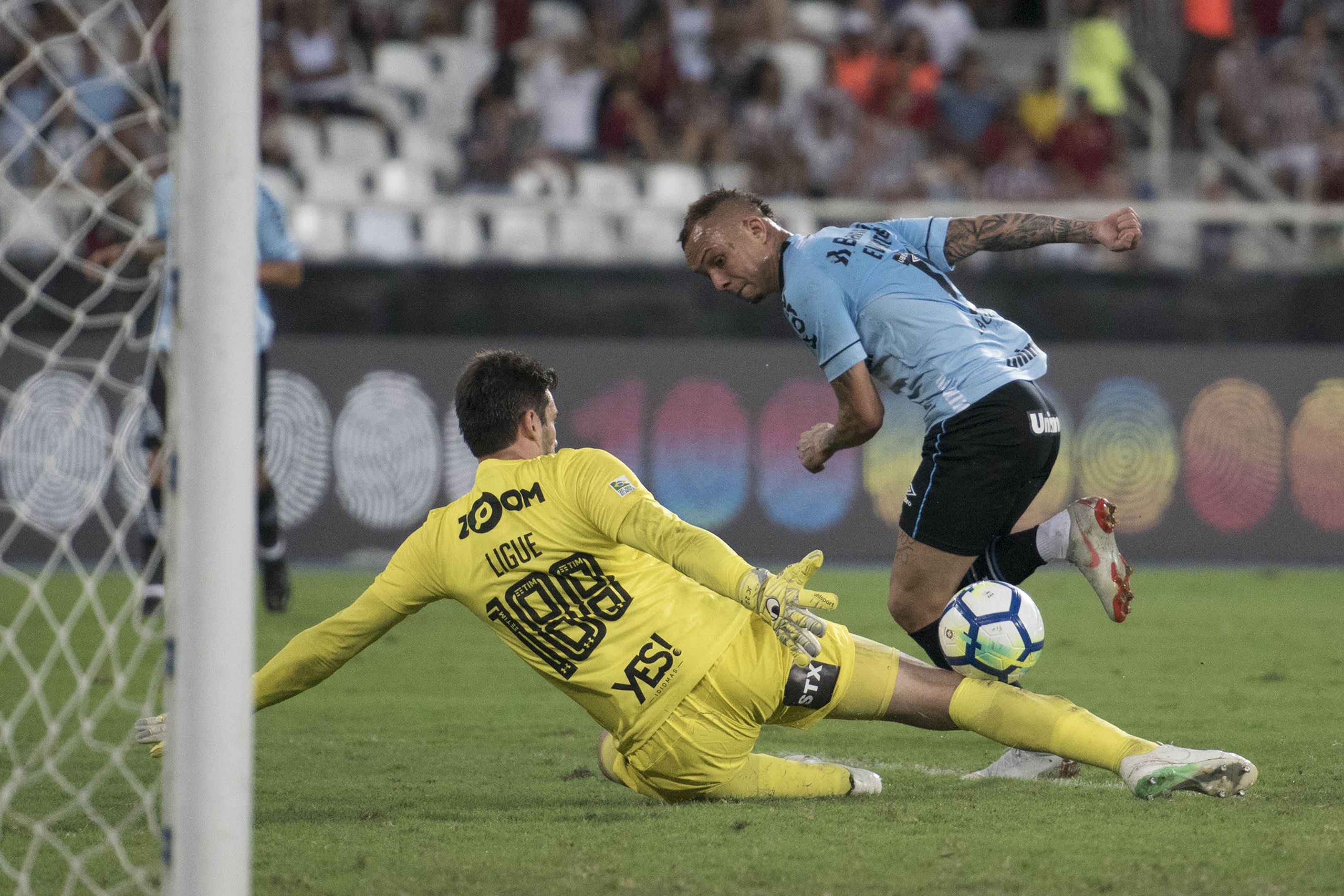 [VÍDEO] Reveja o golaço de calcanhar de Éverton contra o Fluminense