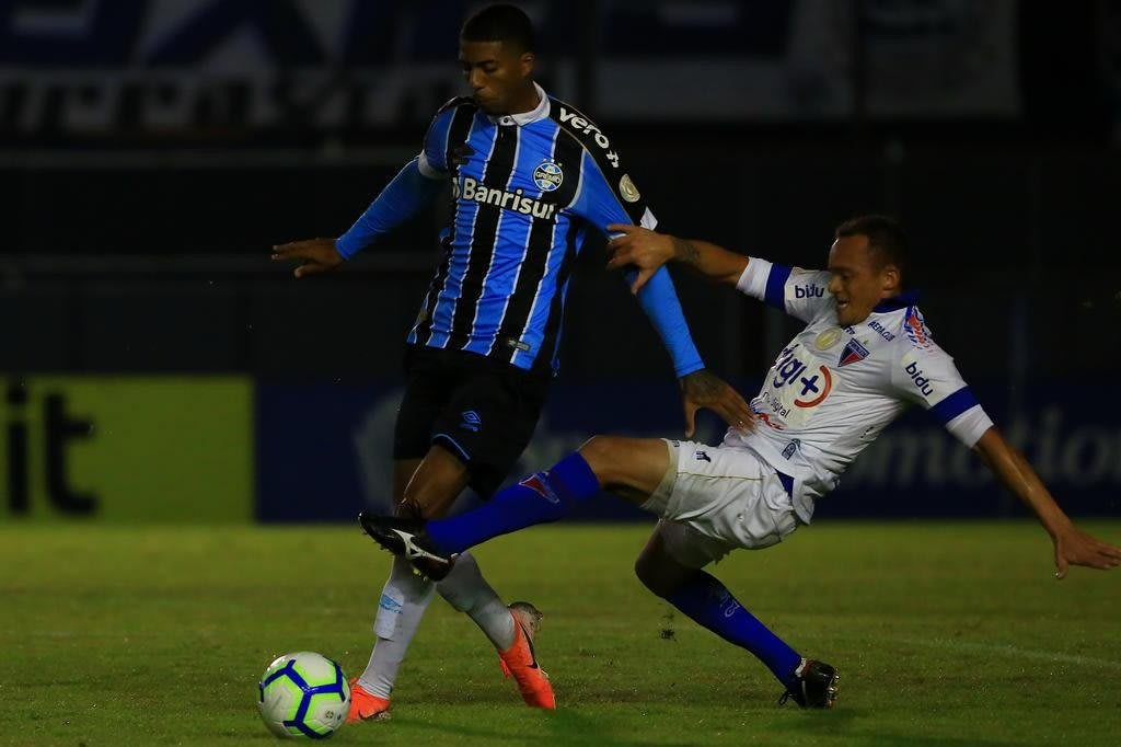 Gol de Luan no Gre-Nal não ameaça titularidade de Jean Pyerre no Grêmio