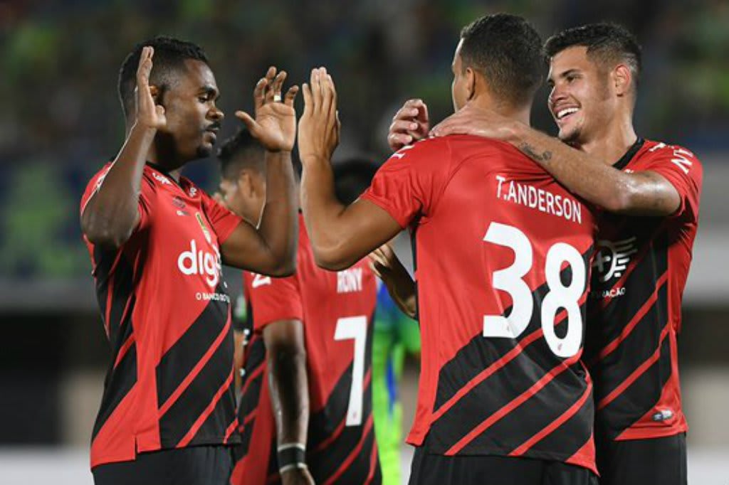 Adversário do Grêmio na Copa do Brasil, Athletico-PR conquista a Copa Suruga