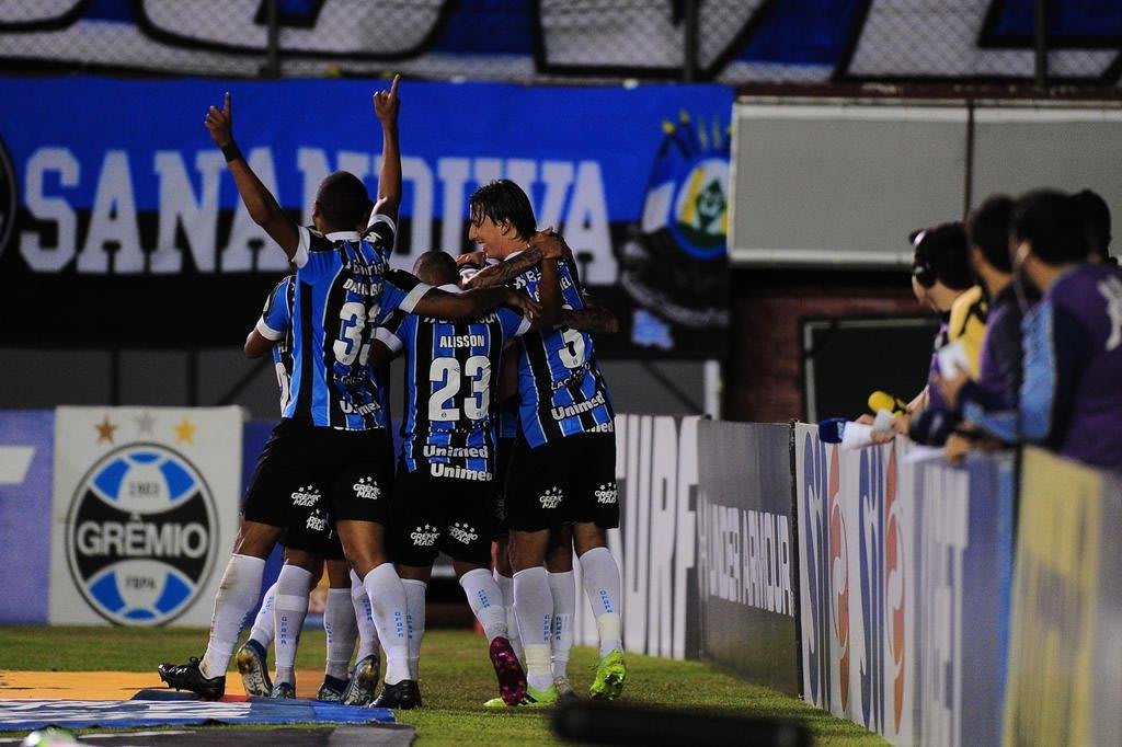 [COMENTE] Como você avalia o desempenho do Grêmio na vitória diante do Ceará?