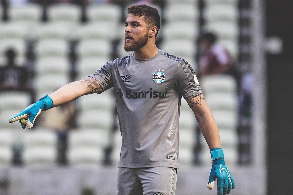 Quem vai para o gol? Planejamento do Grêmio deve incluir futuro do goleiro titular