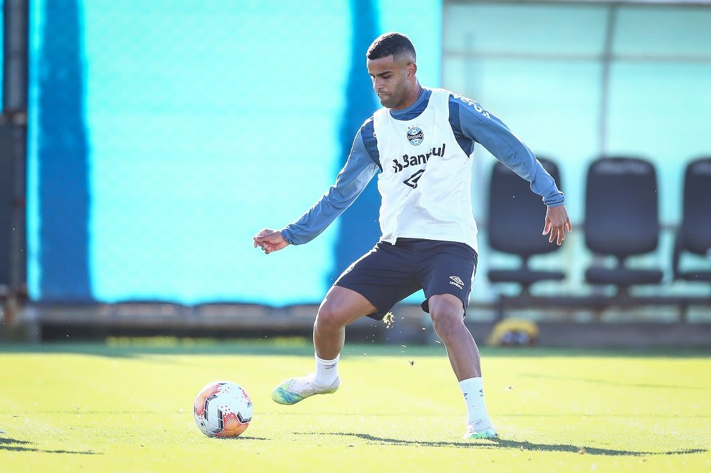 Com Alisson como principal novidade, Grêmio faz único treino para encarar o Atlético-GO