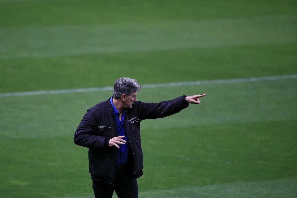 Renato comemora vitória e atuação do Grêmio na Arena: Vencemos e jogamos bem