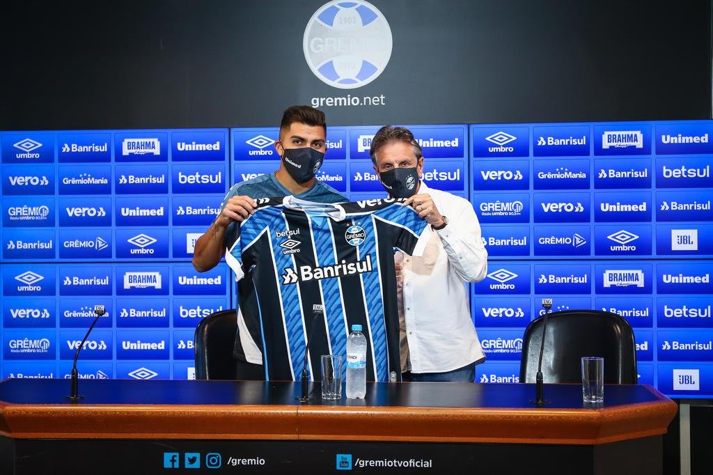 De olho no G-6, Grêmio enfrenta o Corinthians com equipe praticamente titular