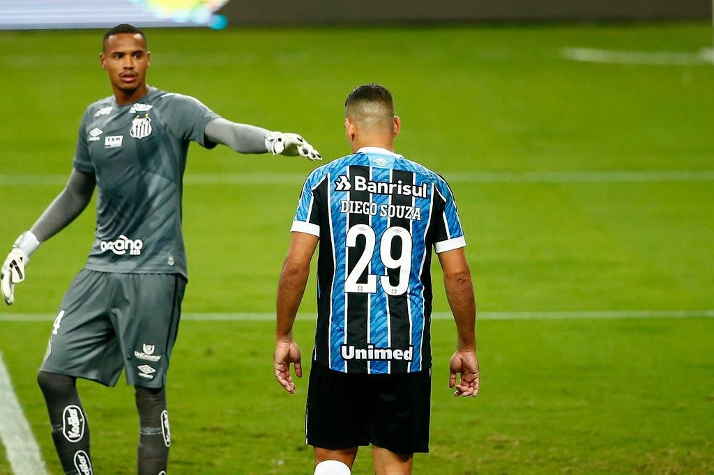 Diego Souza diz que gol do Santos foi achado, mas garante que Grêmio está vivo na disputa