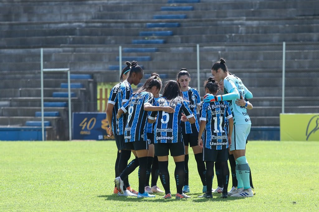 Capitã do Grêmio lamenta vice-campeonato, mas aposta: No próximo ano, a gente volta firme e forte