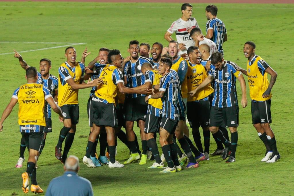 Grêmio recebe o São Paulo pelo Brasileirão em disputa direta por Libertadores